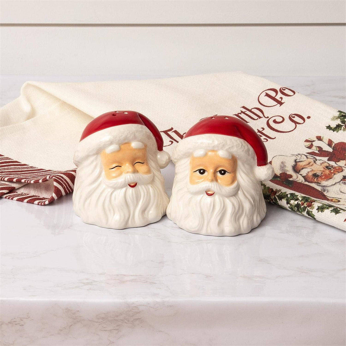 Classic Santa Salt and Pepper Shakers (Pk/02 Pr)
