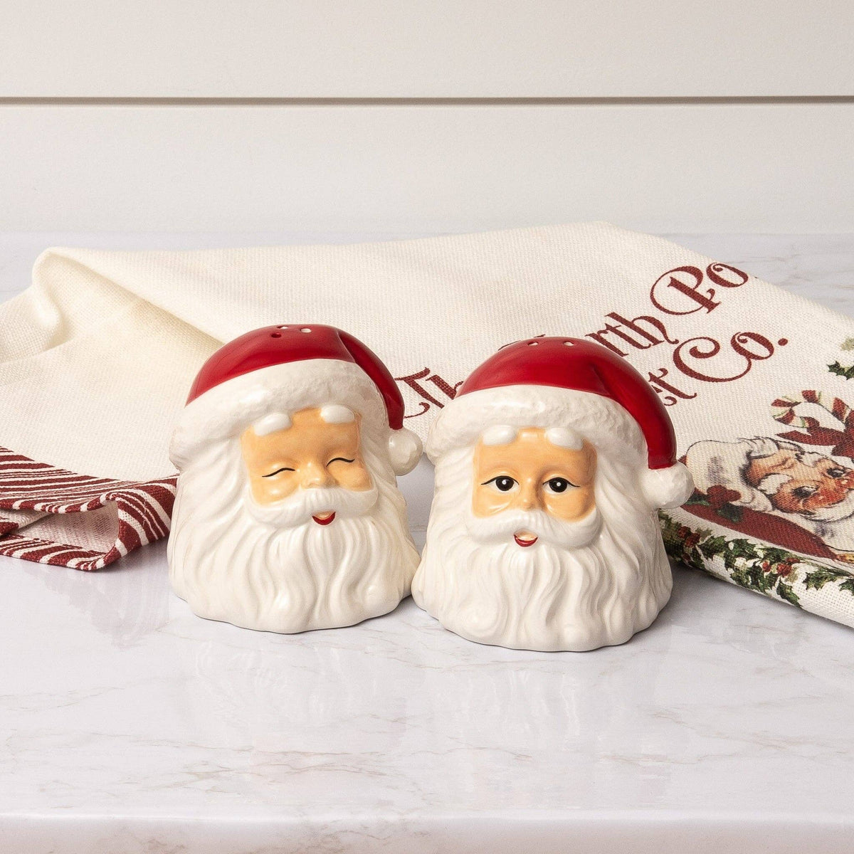 Classic Santa Salt and Pepper Shakers (Pk/02 Pr)